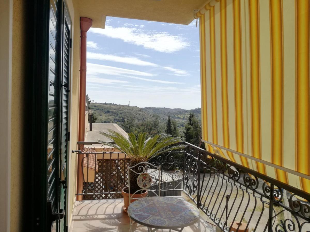 La Dimora Di Helios Apartment Noto Exterior foto
